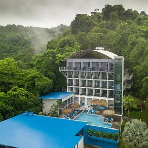 El Faro Containers Beach Hotel
